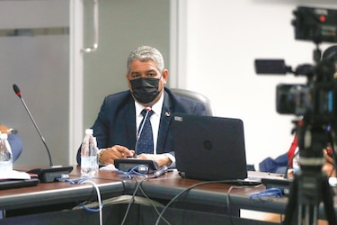 Minsa hará consultas antes de renovar el contrato a médicos cubanos