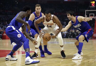 Después de tres partidos, Suns destituyen al entrenador Earl Watson