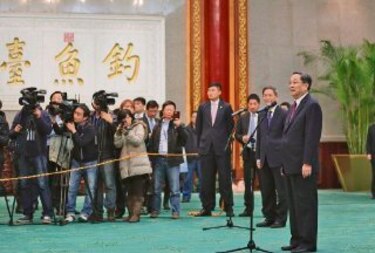 China insta a Japón a mejorar lazos bilaterales