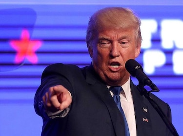 Trump pide que los guardaespaldas de Clinton no lleven armas