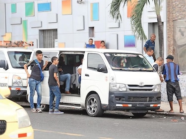 Cobros sin control y vehículos ilegales: persiste el transporte pirata hacia Panamá Oeste