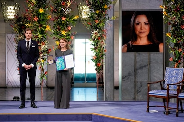 Hija de María Corina Machado recibe el Premio Nobel de la Paz dedicado a todos los venezolanos