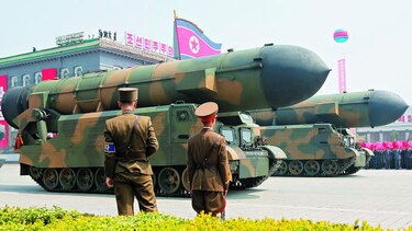 Kim hace despliegue de su poderío militar