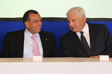 La democracia es el "sistema ideal" para el progreso: Lobo