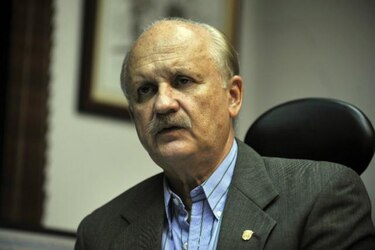 Universidad de Panamá certifica que Erasmo Pinilla sí es abogado