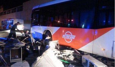 Un muerto y dos heridos en patio de Metro Bus de Los Pueblos