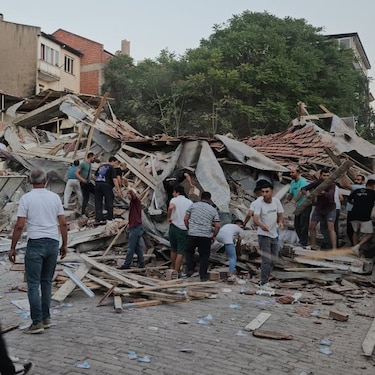 Sismo de 6.1 en Turquía: colapsan edificios en la región de Mármara