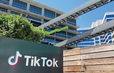Denuncian TikTok ante justicia de Estados Unidos tras muerte de dos niñas por ‘reto del apagón’
