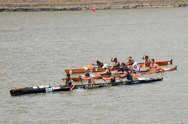 Empieza la emoción de la carrera de cayuco de Océano a Océano