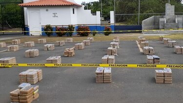 Senan decomisa mil 98 paquetes con droga en costa de Tonosí