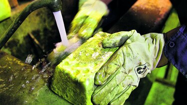 Rechazan ley que prohíbe minería