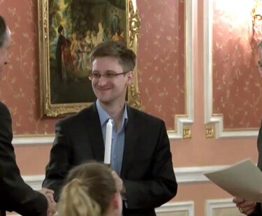 Edward Snowden comenzará a trabajar pronto en Rusia