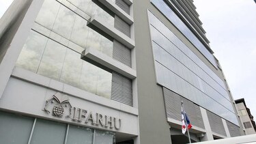 Ifarhu anuncia convocatoria de becas en medicina