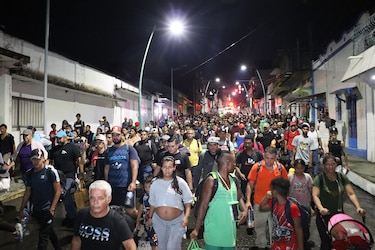 Caravana migrante sale del sur de México hacia Estados Unidos a una semana del regreso de Trump
