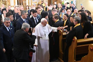 El papa Francisco se acerca a los ortodoxos rusos en Budapest
