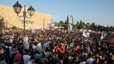 A un día del referéndum en Grecia, continúa la presión europea por el 'sí'