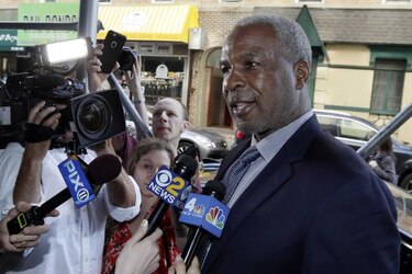 Charles Oakley demanda a Knicks por difamación