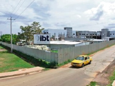 Ediles santeños reclaman $400 mil a IBT Group