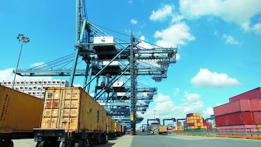 Movimiento en los puertos baja 10.4%