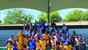 Dely celebra su primer título