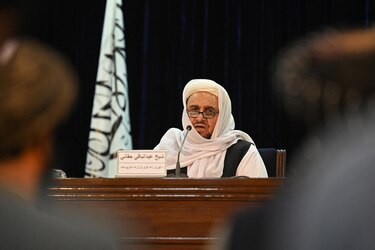 Los talibanes confirman que permitirán que las mujeres estudien, pero separadas de hombres