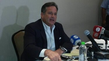 Navarro: 'Ninguna compañía del señor Virzi dio un centavo a mi campaña'