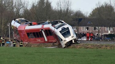 Se descarrila tren de pasajeros en Holanda; 18 heridos