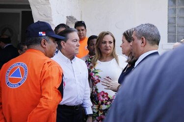 El presidente Laurentino Cortizo visita a estudiantes que regresaron de China