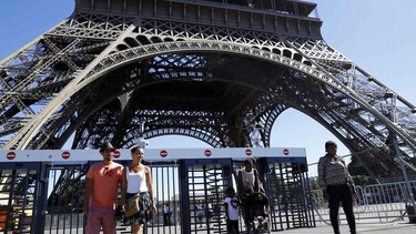 París instalará un muro de cristal antibalas en la Torre Eiffel