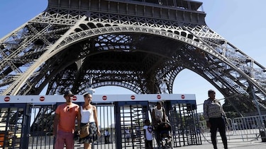 París instalará un muro de cristal antibalas en la Torre Eiffel