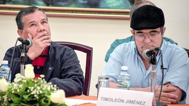 Jefe de las FARC estima aplazar dejación de armas por detención de guerrillero