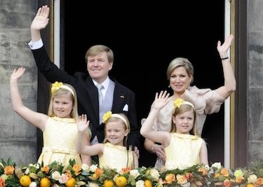 Las hijas de los reyes de Holanda vistieron hoy moda española