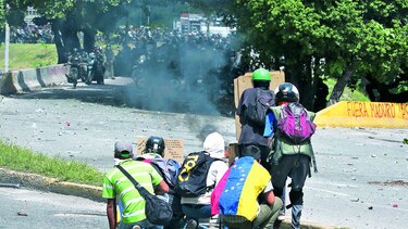 Reprimen marcha contra constituyente