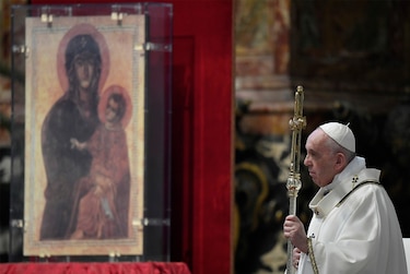 El papa Francisco insta a una tregua mundial y a perdonar la deuda de los países pobres 
