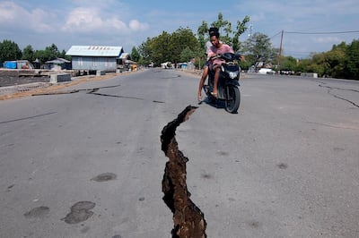 Cerca de medio centenar de muertos y 2,000 evacuados tras un terremoto de 7.7 en Indonesia