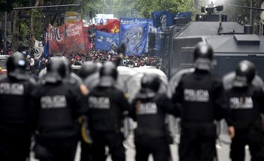 Diputados argentinos aprueban presupuesto con fuerte ajuste