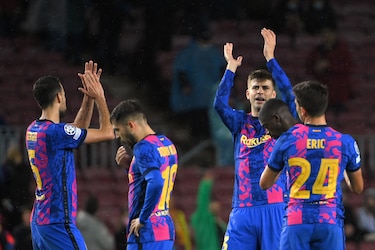 El Barça se enreda con el Benfica y se jugará los octavos en Múnich