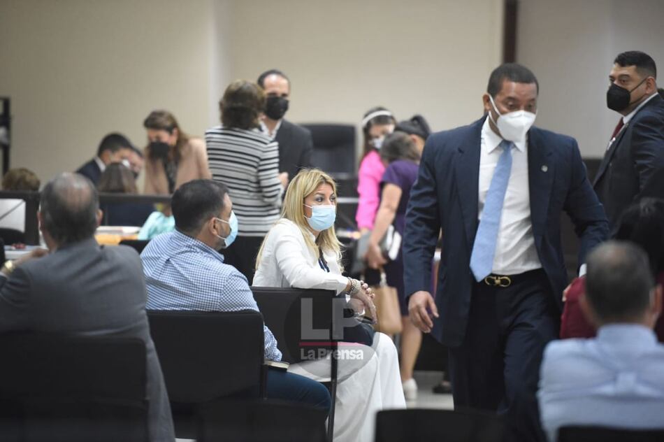 Jueza se acoge a término para decir si llama a juicio en el caso de presunto peculado en el alquiler de helicópteros