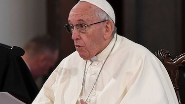 El papa Francisco visita Letonia, elogia espíritu cristiano