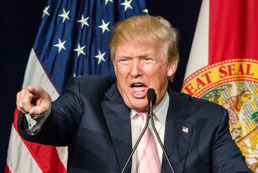 Trump vuelve a vetar a periodistas latinos en acto electoral