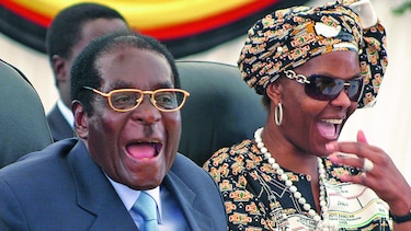 Mugabe se reúne con comandante del Ejército