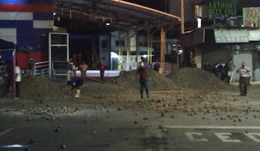 Frontera tico-panameña en Paso Canoas, bloqueada por manifestantes