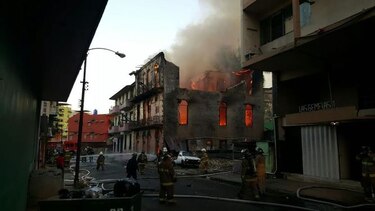 Bomberos logran controlar incendio entre las calles J y Estudiante