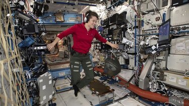 La NASA defiende la cancelación de la caminata espacial 100% femenina
