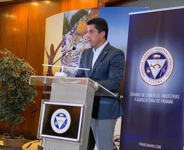Cámara de Comercio conmemora los 34 años de la fundación de la Cruzada Civilista; recuerdan a las víctimas de la dictadura