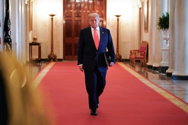 Trump dice que podría poner un arancel adicional a países que se ‘alineen’ con los BRICS