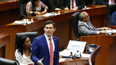 Diputado Vásquez presenta anteproyecto para eliminar la prueba idónea