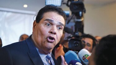'¡Chantajista! ¡Extorsionador!', le dice el diputado Sergio Gálvez al periodista Álvaro Alvarado