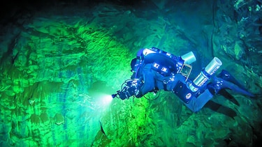 La cueva inundada más profunda del mundo