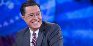 Comediante Stephen Colbert será el anfitrión de los Emmy